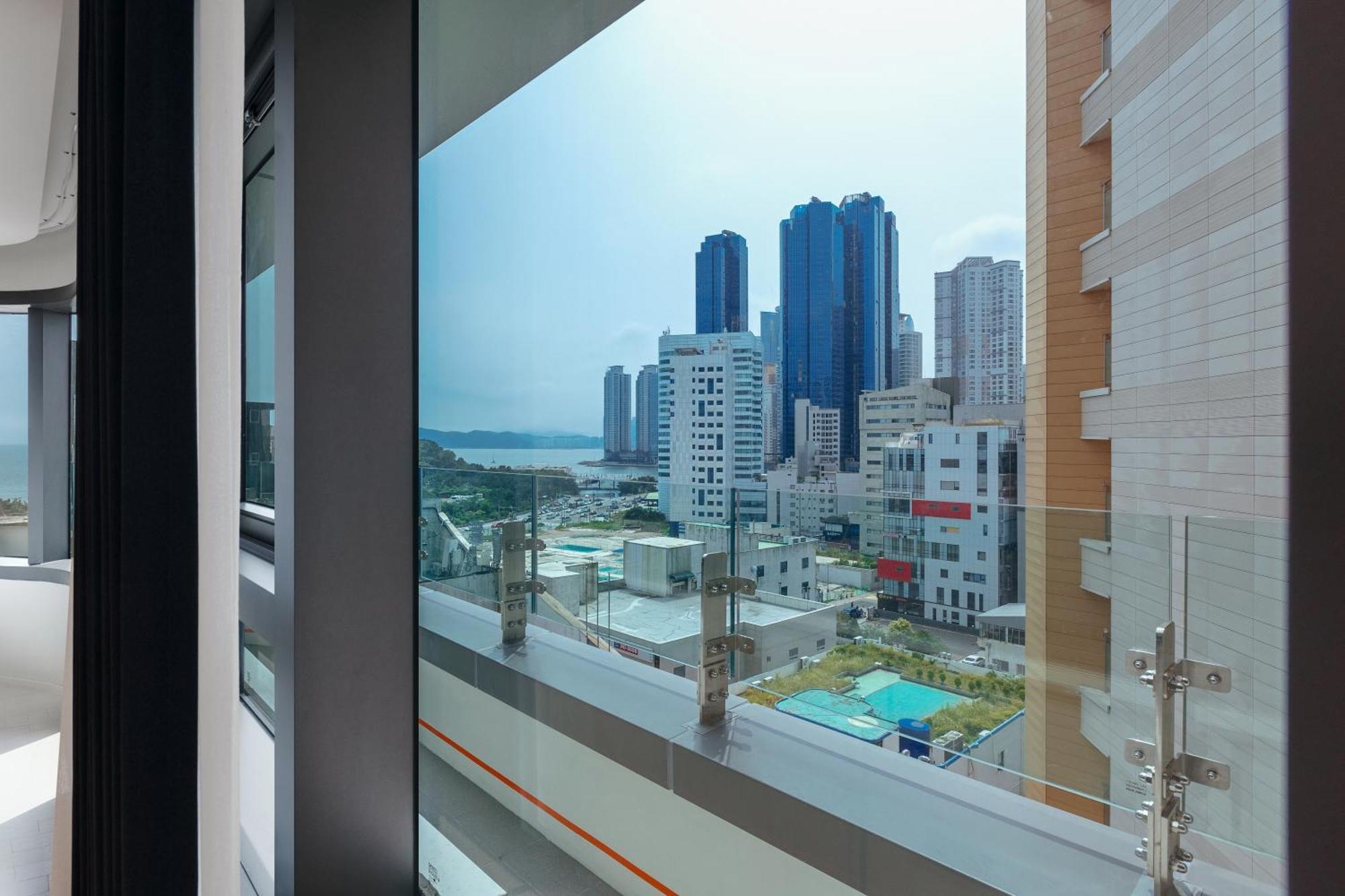 Newcz Haeundae Residence Busan Bagian luar foto