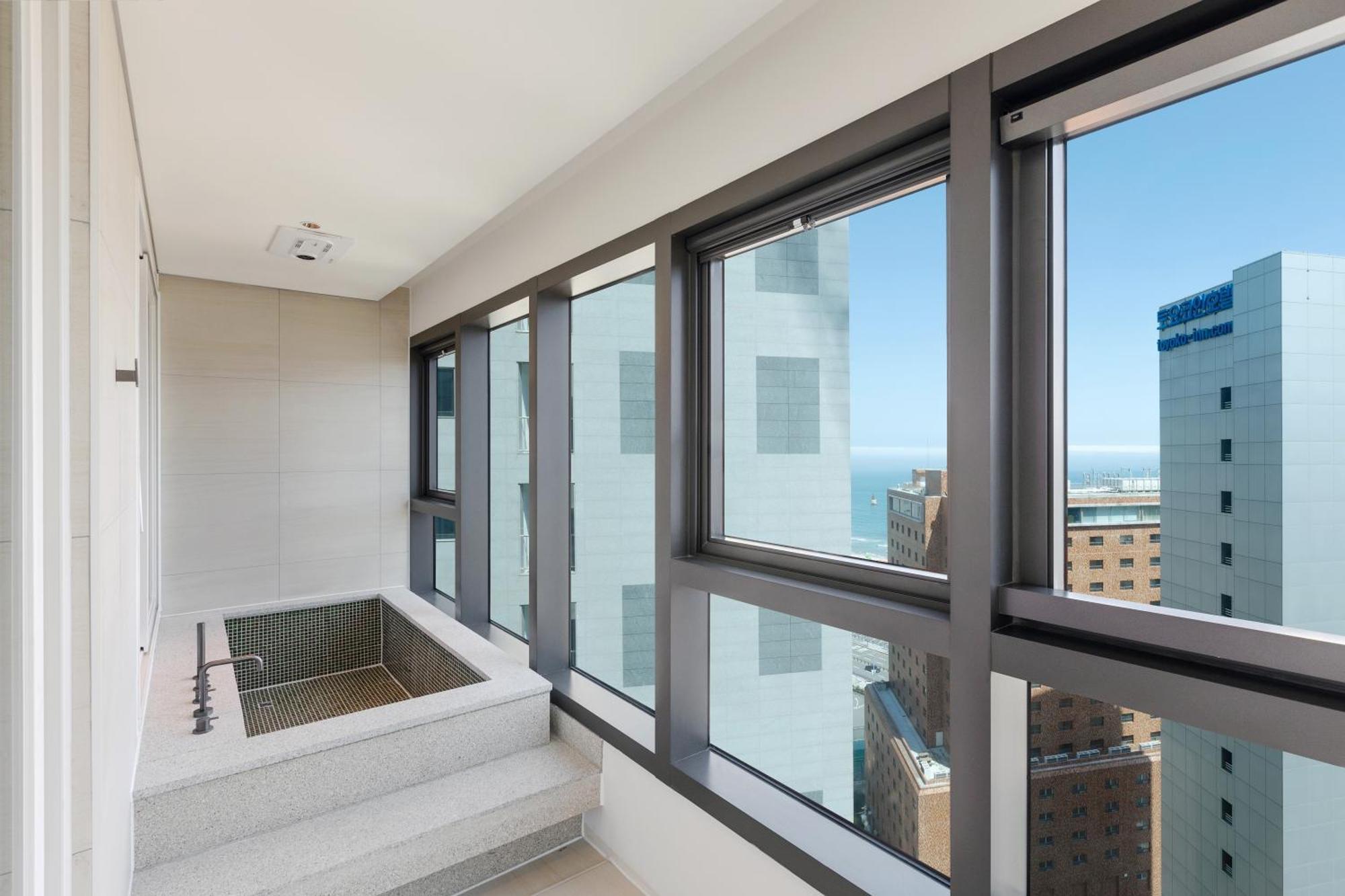 Newcz Haeundae Residence Busan Bagian luar foto